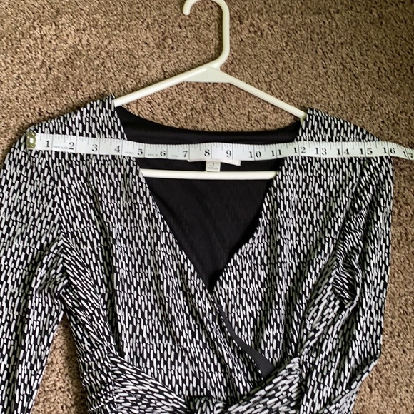 Wrap style dress - Picture 7 of 9